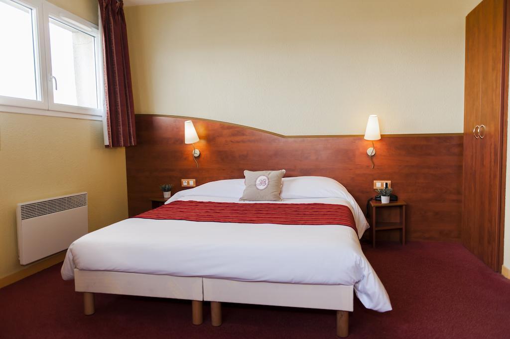 Armony Hotel Bourg-Achard Eksteriør bilde